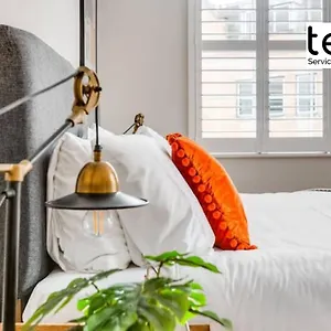 Stunning Centre Two Bedroom With Free Parking At Tent Serviced Apartment