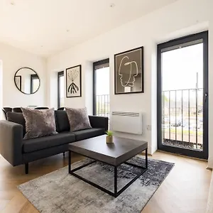 Charles Hope Riverside Apartment
