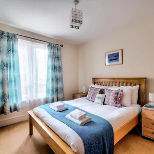 Guestready - Bright Spacious 2bdr Flat , Edinburgh United Kingdom